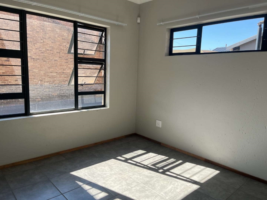 To Let 1 Bedroom Property for Rent in Albertskroon Gauteng