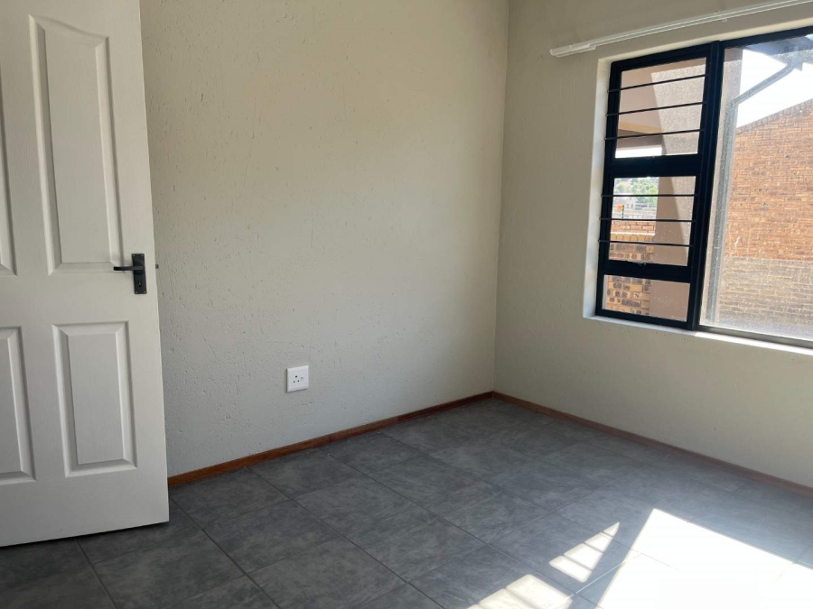 To Let 1 Bedroom Property for Rent in Albertskroon Gauteng