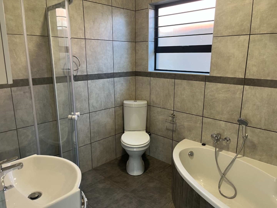 To Let 1 Bedroom Property for Rent in Albertskroon Gauteng