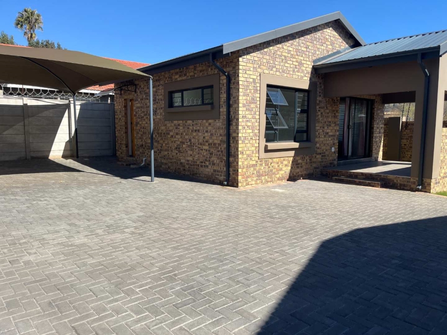 To Let 1 Bedroom Property for Rent in Albertskroon Gauteng