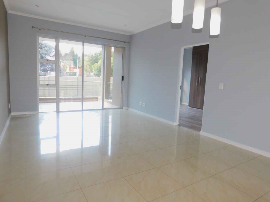 To Let 2 Bedroom Property for Rent in Douglasdale Gauteng