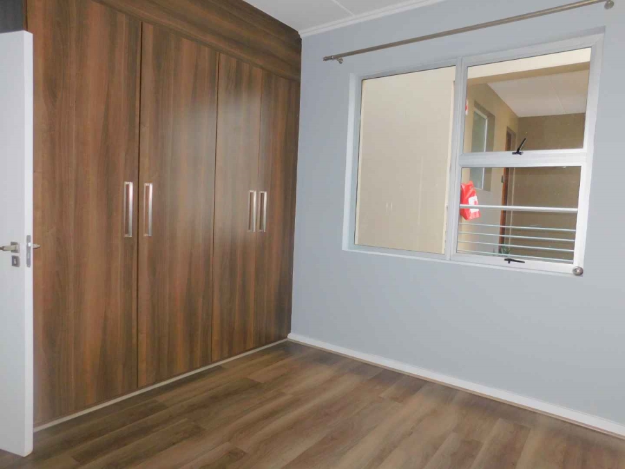 To Let 2 Bedroom Property for Rent in Douglasdale Gauteng