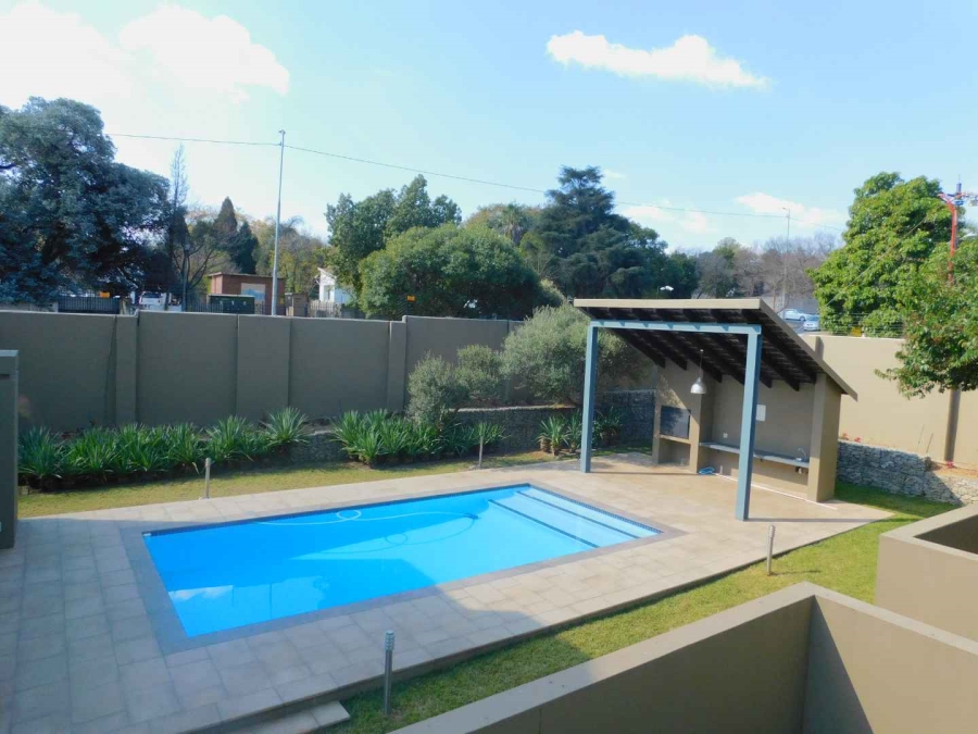 To Let 2 Bedroom Property for Rent in Douglasdale Gauteng