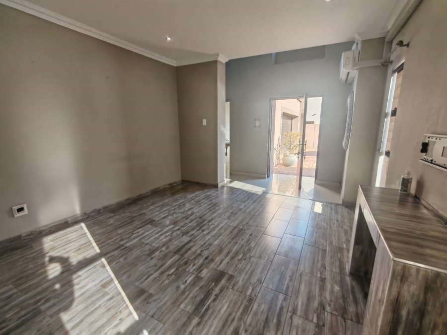 To Let 3 Bedroom Property for Rent in Zwartkop Golf Estate Gauteng
