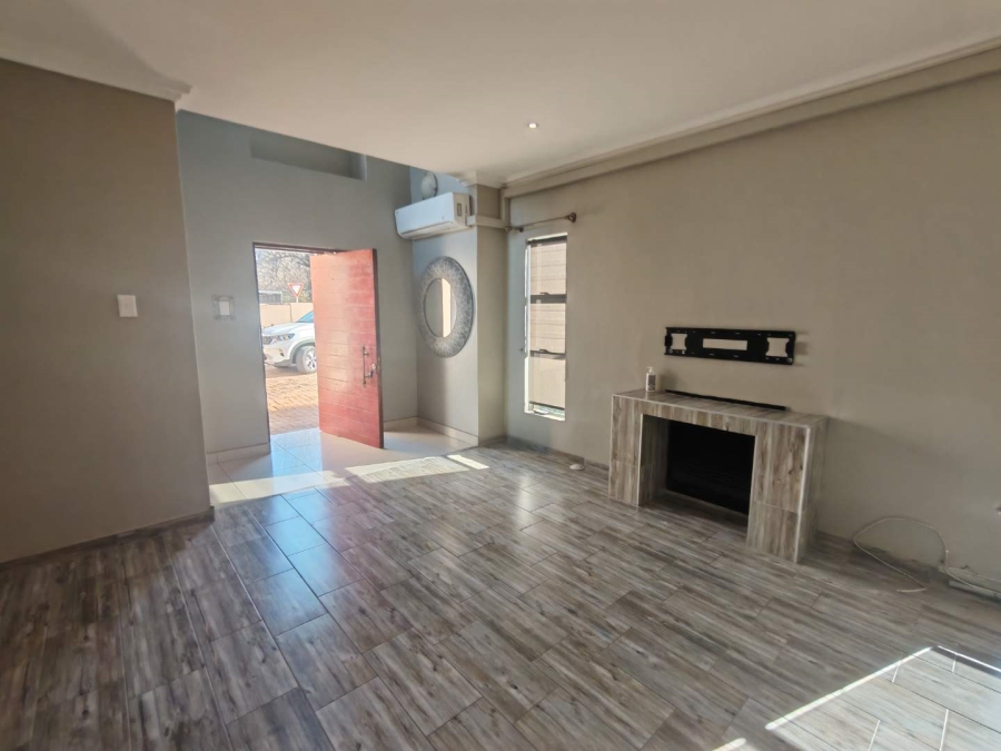 To Let 3 Bedroom Property for Rent in Zwartkop Golf Estate Gauteng