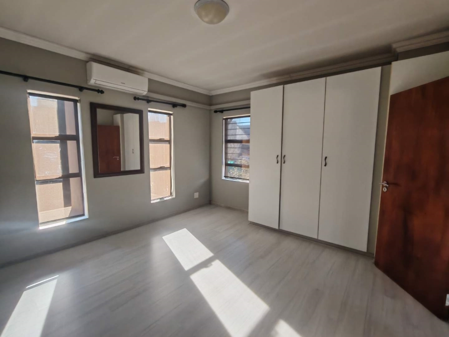 To Let 3 Bedroom Property for Rent in Zwartkop Golf Estate Gauteng