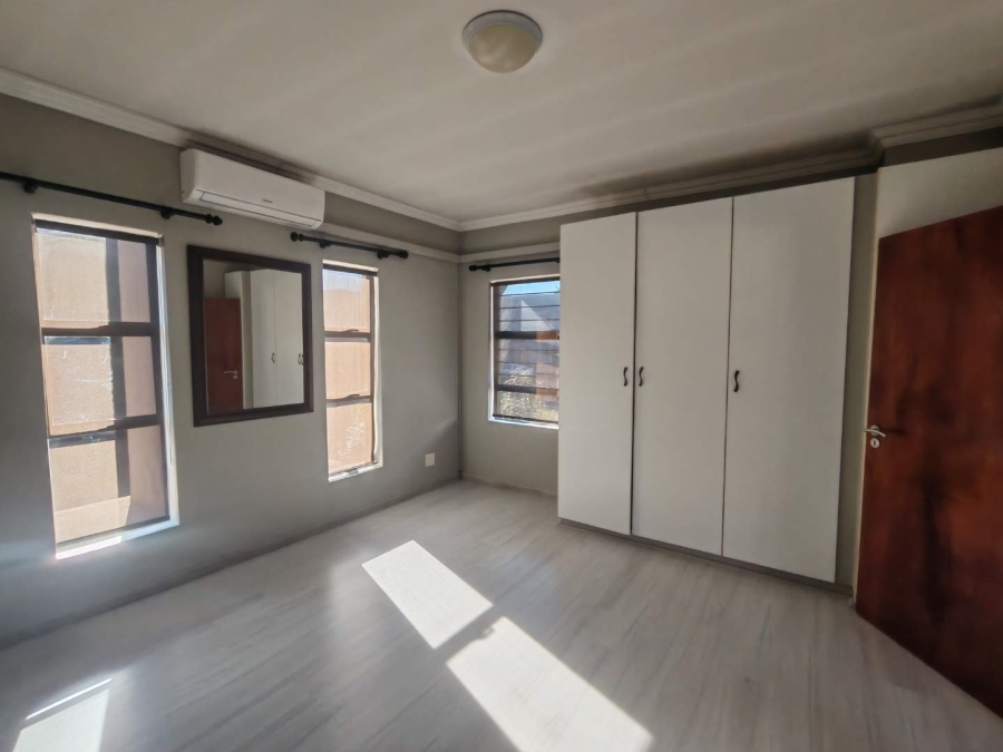 To Let 3 Bedroom Property for Rent in Zwartkop Golf Estate Gauteng