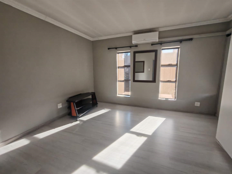 To Let 3 Bedroom Property for Rent in Zwartkop Golf Estate Gauteng