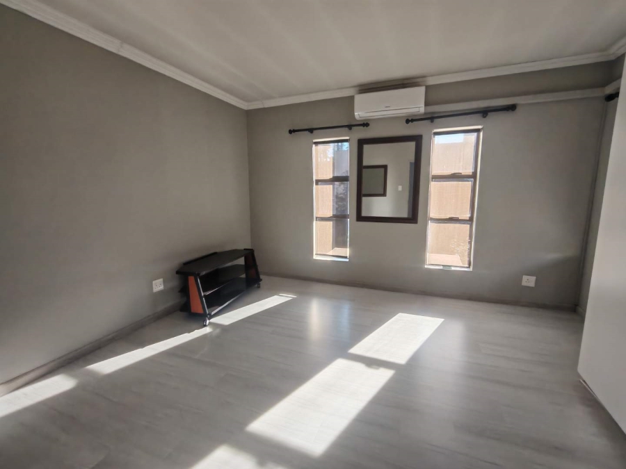 To Let 3 Bedroom Property for Rent in Zwartkop Golf Estate Gauteng