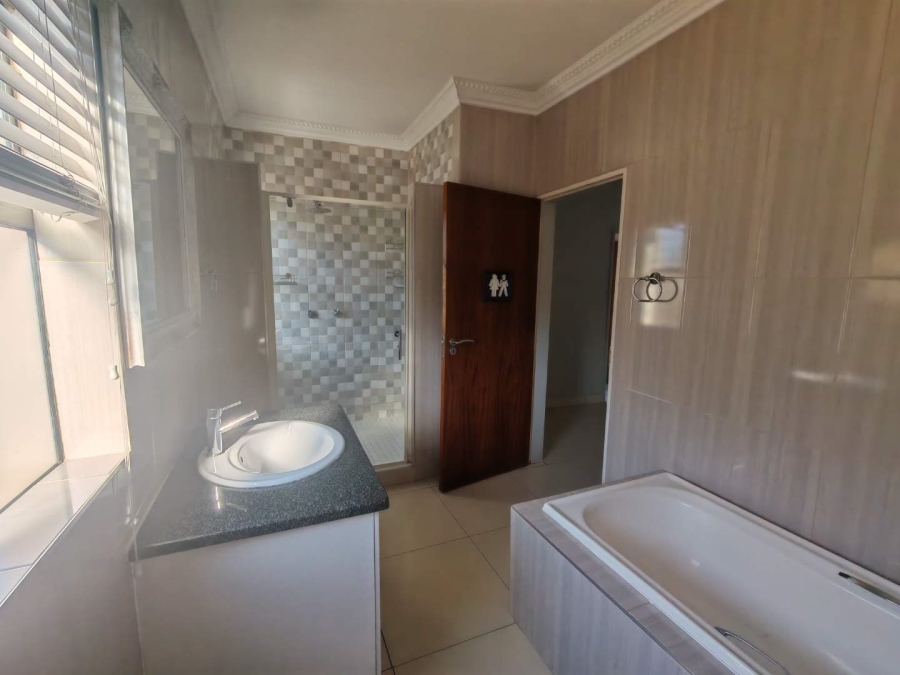 To Let 3 Bedroom Property for Rent in Zwartkop Golf Estate Gauteng