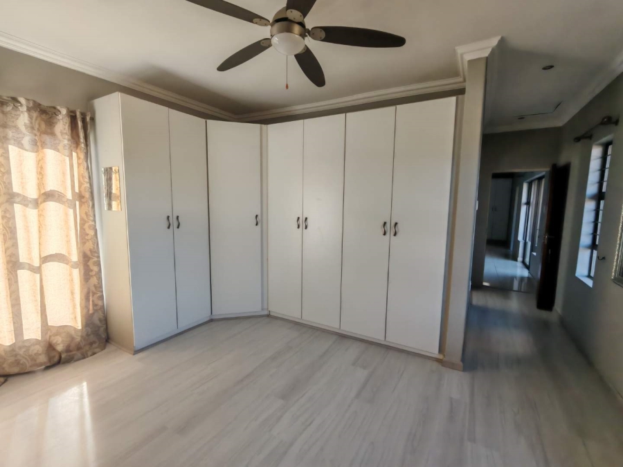 To Let 3 Bedroom Property for Rent in Zwartkop Golf Estate Gauteng