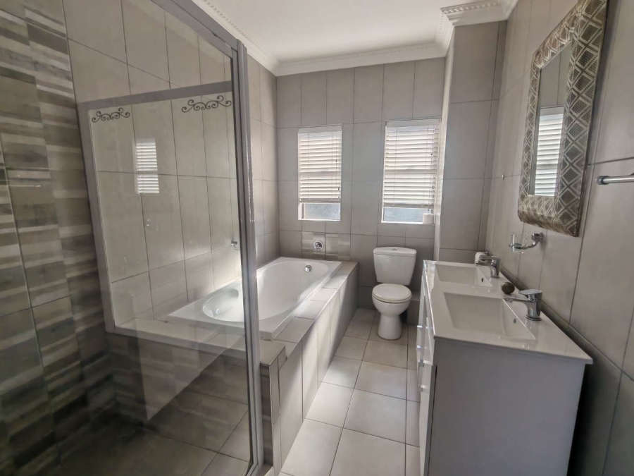 To Let 3 Bedroom Property for Rent in Zwartkop Golf Estate Gauteng