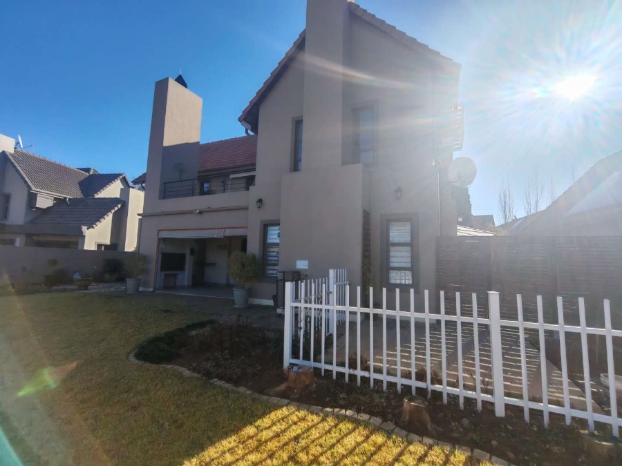 To Let 3 Bedroom Property for Rent in Zwartkop Golf Estate Gauteng