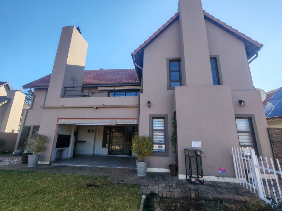To Let 3 Bedroom Property for Rent in Zwartkop Golf Estate Gauteng