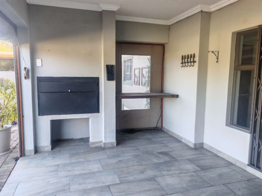 To Let 3 Bedroom Property for Rent in Zwartkop Golf Estate Gauteng