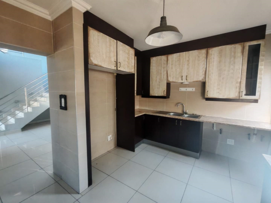 To Let 3 Bedroom Property for Rent in Zwartkop Golf Estate Gauteng