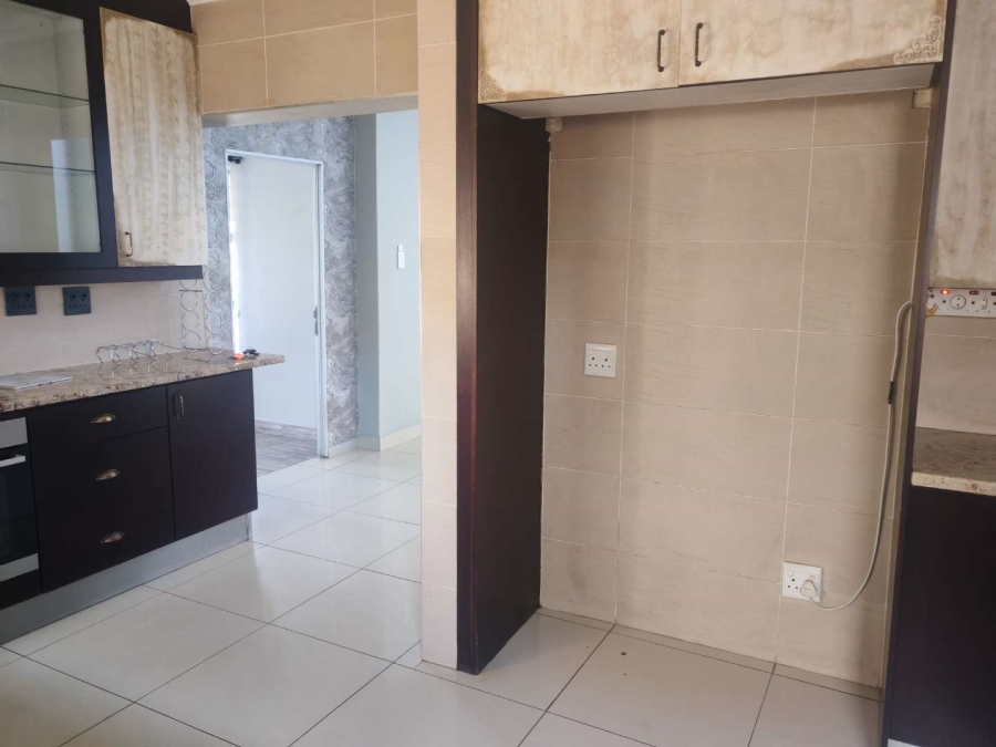 To Let 3 Bedroom Property for Rent in Zwartkop Golf Estate Gauteng
