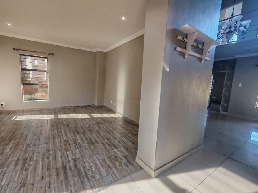 To Let 3 Bedroom Property for Rent in Zwartkop Golf Estate Gauteng