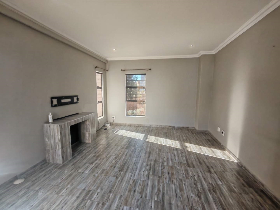 To Let 3 Bedroom Property for Rent in Zwartkop Golf Estate Gauteng
