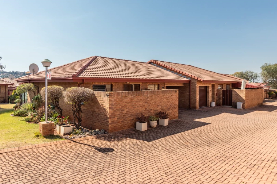 1 Bedroom Property for Sale in Wilro Park Gauteng