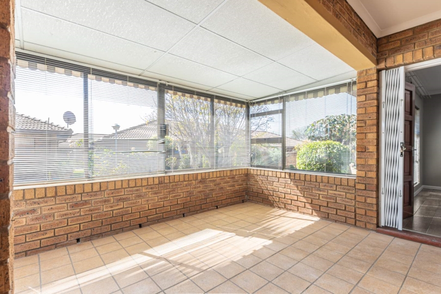 1 Bedroom Property for Sale in Wilro Park Gauteng