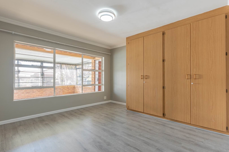 1 Bedroom Property for Sale in Wilro Park Gauteng