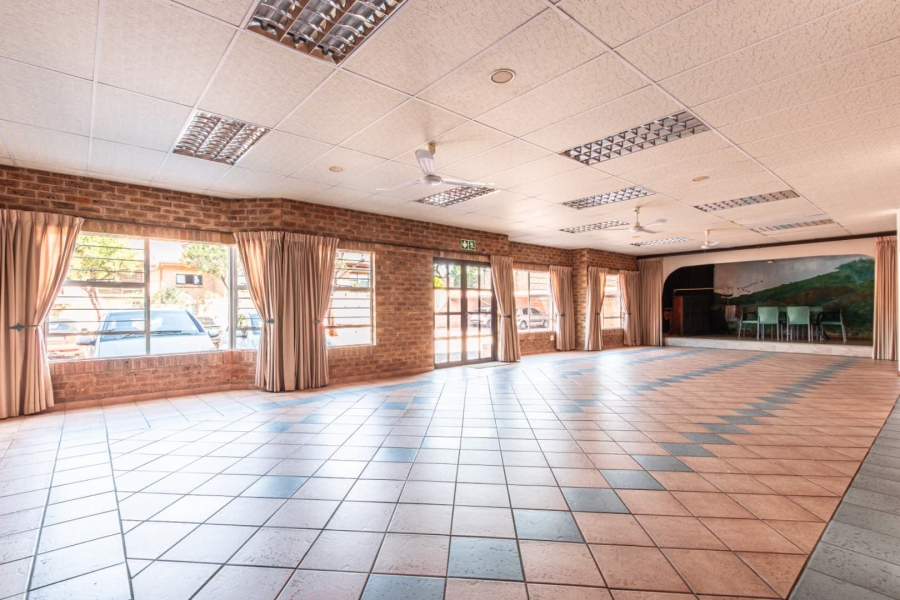 1 Bedroom Property for Sale in Wilro Park Gauteng