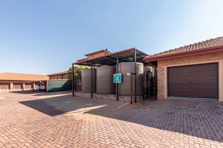 1 Bedroom Property for Sale in Wilro Park Gauteng