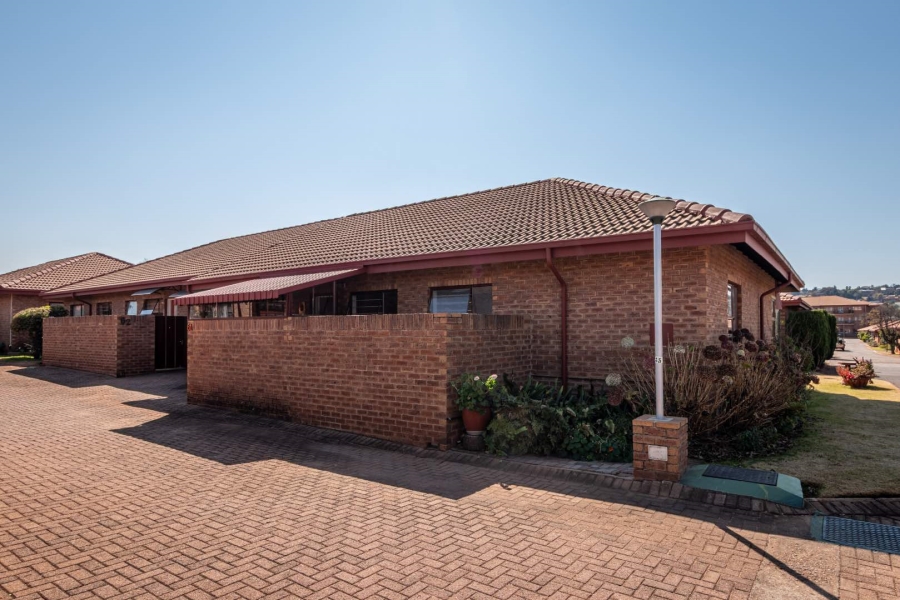 2 Bedroom Property for Sale in Wilro Park Gauteng