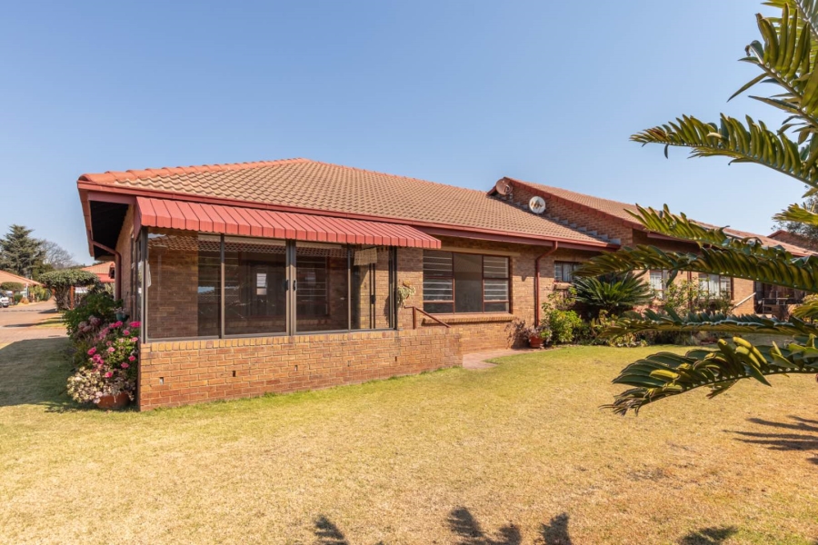 2 Bedroom Property for Sale in Wilro Park Gauteng