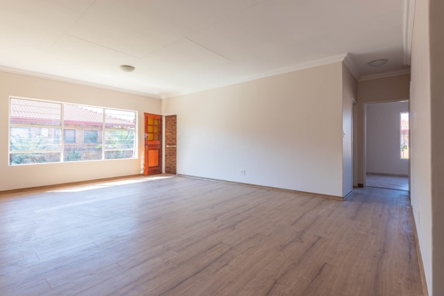 2 Bedroom Property for Sale in Wilro Park Gauteng