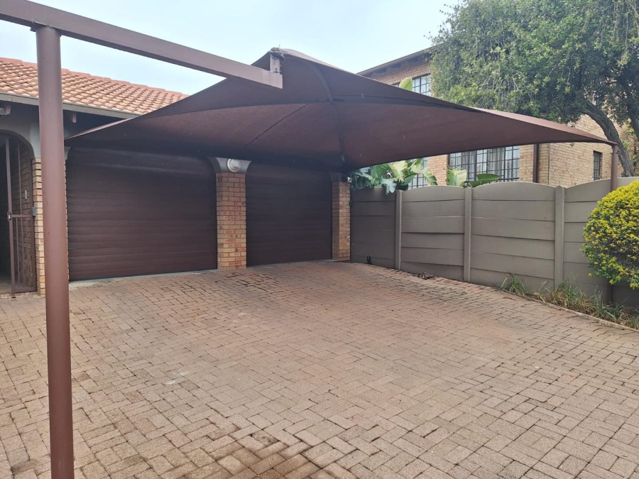 3 Bedroom Property for Sale in New Redruth Gauteng