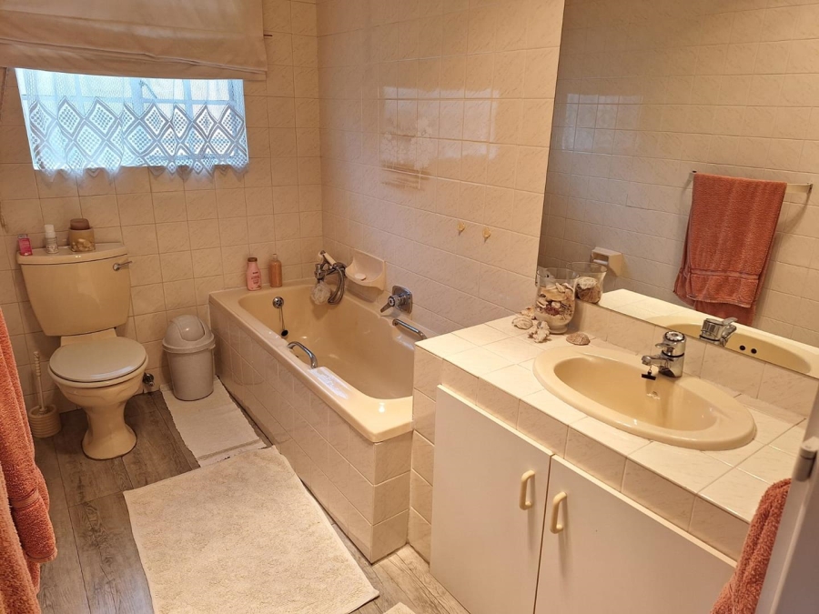 3 Bedroom Property for Sale in New Redruth Gauteng