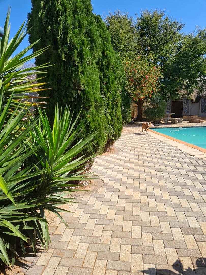 5 Bedroom Property for Sale in Kibler Park Gauteng