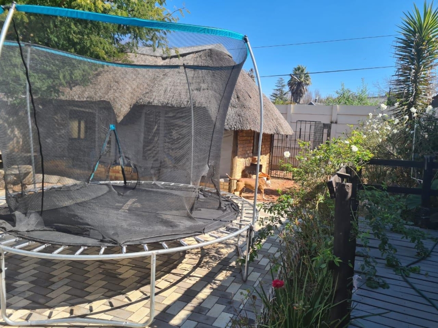 5 Bedroom Property for Sale in Kibler Park Gauteng
