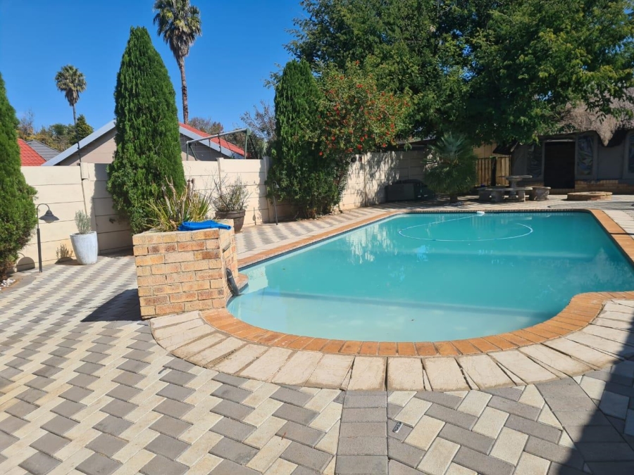 5 Bedroom Property for Sale in Kibler Park Gauteng