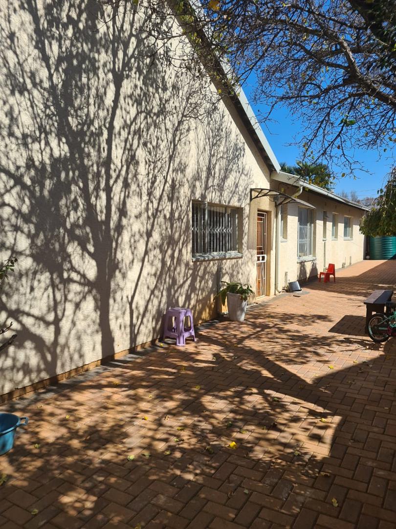 5 Bedroom Property for Sale in Kibler Park Gauteng