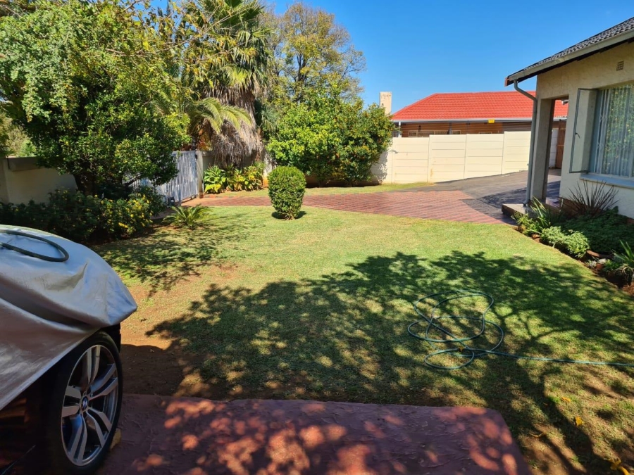 5 Bedroom Property for Sale in Kibler Park Gauteng