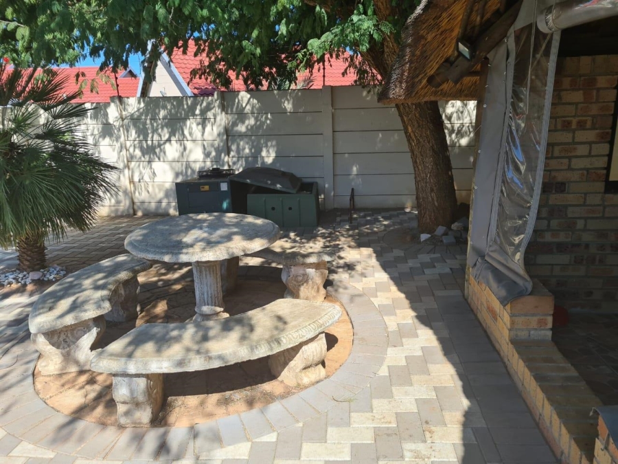 5 Bedroom Property for Sale in Kibler Park Gauteng