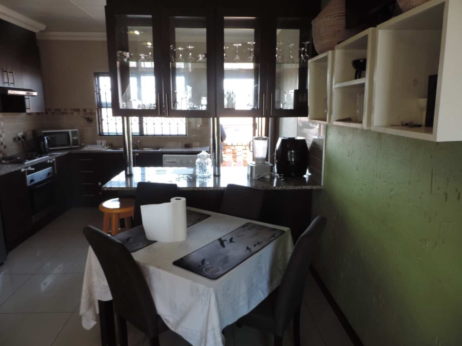 2 Bedroom Property for Sale in Brackendowns Gauteng