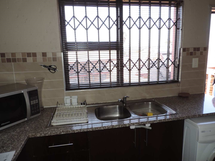 2 Bedroom Property for Sale in Brackendowns Gauteng