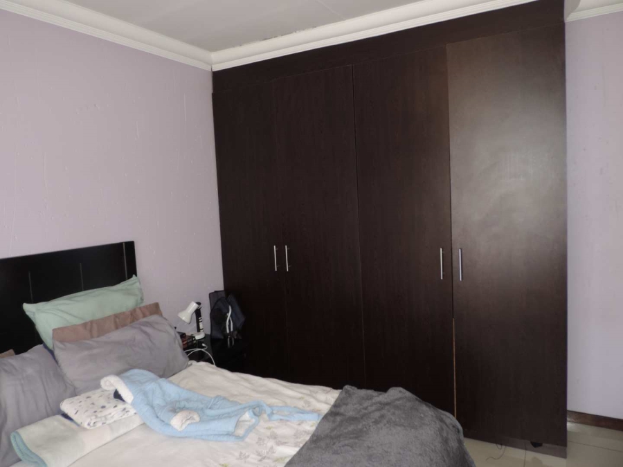 2 Bedroom Property for Sale in Brackendowns Gauteng