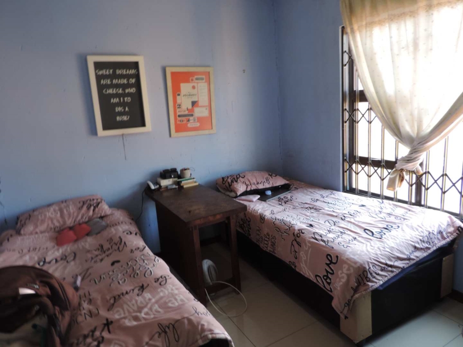 2 Bedroom Property for Sale in Brackendowns Gauteng