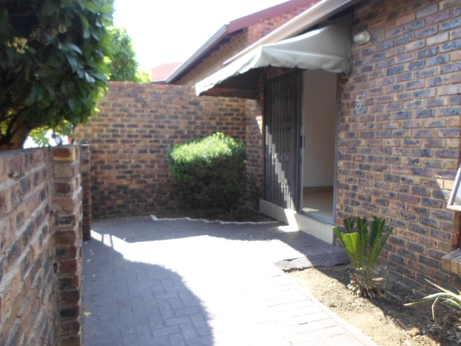 3 Bedroom Property for Sale in Liefde en Vrede Gauteng