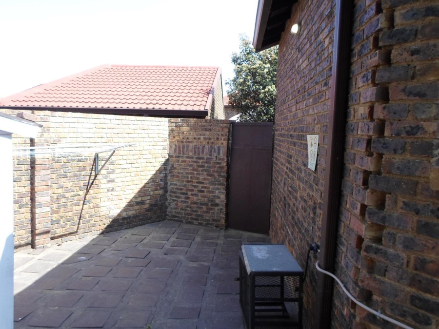 3 Bedroom Property for Sale in Liefde en Vrede Gauteng