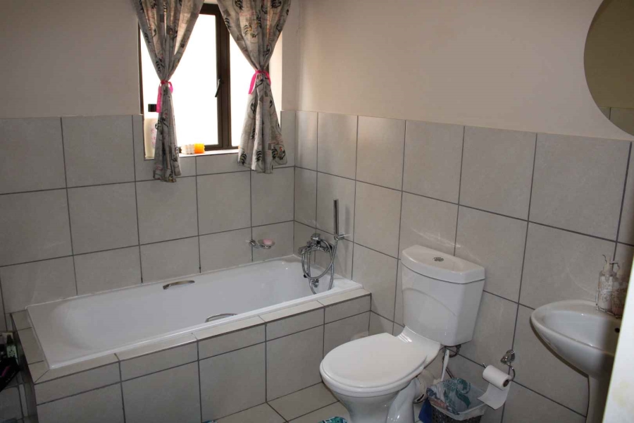 2 Bedroom Property for Sale in South Crest Gauteng
