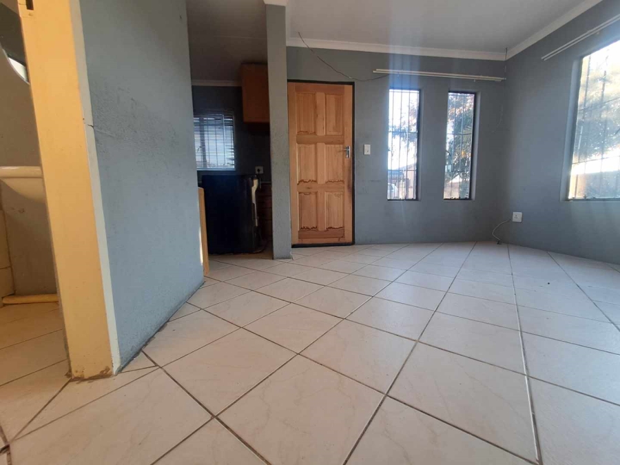 2 Bedroom Property for Sale in Olievenhoutbosch A H Gauteng