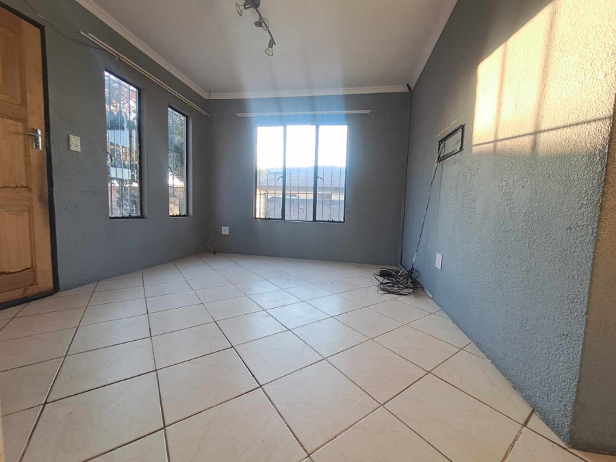 2 Bedroom Property for Sale in Olievenhoutbosch A H Gauteng