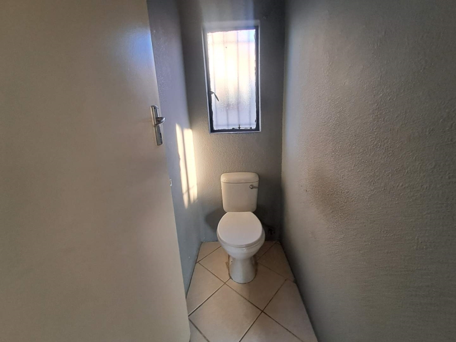 2 Bedroom Property for Sale in Olievenhoutbosch A H Gauteng
