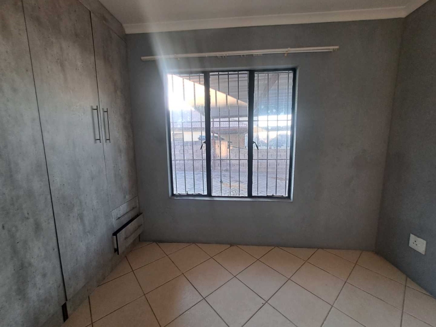 2 Bedroom Property for Sale in Olievenhoutbosch A H Gauteng